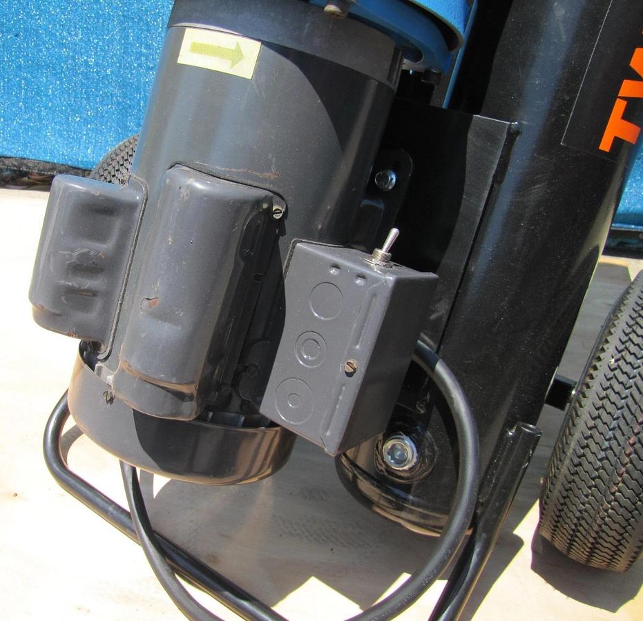 Used Twin Air TA-3 Rotary Vane Air Compressor 2HP 115V Three 50ft Hoses & Manifold