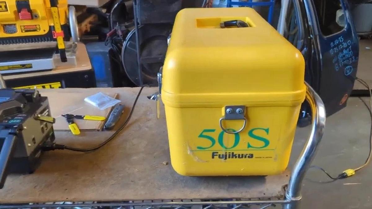 Used Fujikura FSM-50S Optical Fiber Arc Fusion Splicer AS IS with Case and Manual