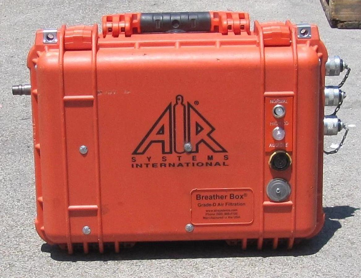 Used Twin Air TA-3 Rotary Vane Air Compressor 2HP 115V Three 50ft Hoses & Manifold