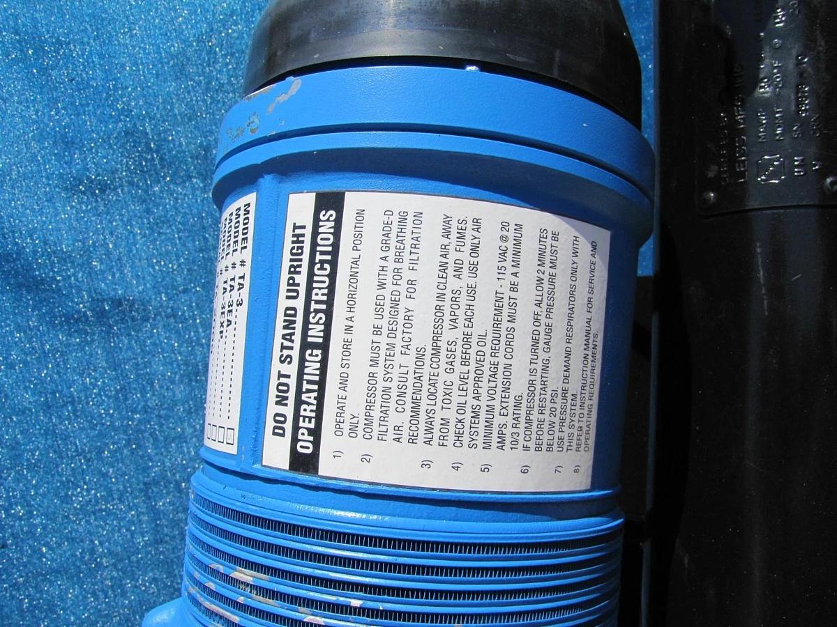 Used Twin Air TA-3 Rotary Vane Air Compressor 2HP 115V Three 50ft Hoses & Manifold