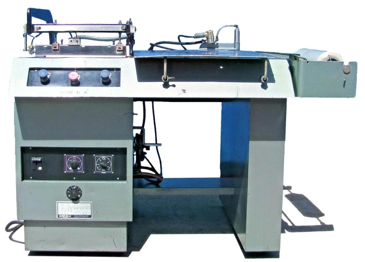 Used Weldotron 5201A L-Bar Heat Shrink Sealer Wrapping Machine & Conveyor 220V 1 Ph