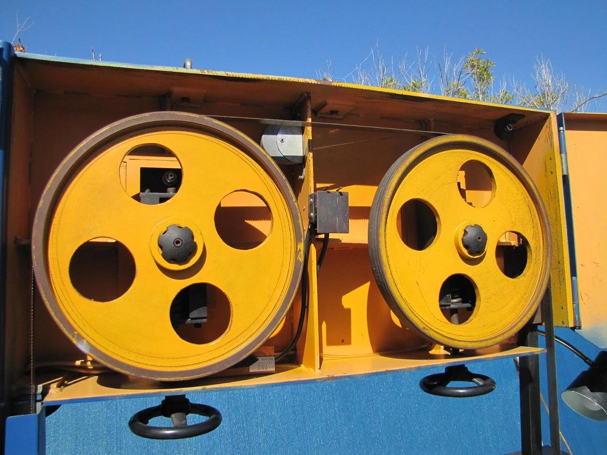 Used WF Wells & Sons V4012 Vertical Bandsaw Blade Welder 230V 3 Phase Variable Speed