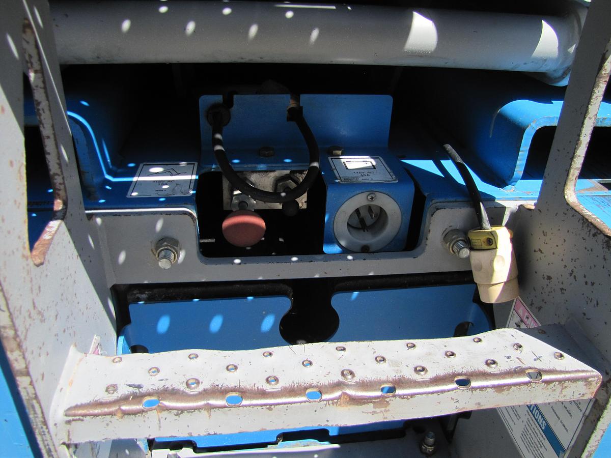 Used Genie GS-3232 Electric Aerial Scissor Lift Man Lift 500 lbs Cap 32' Height