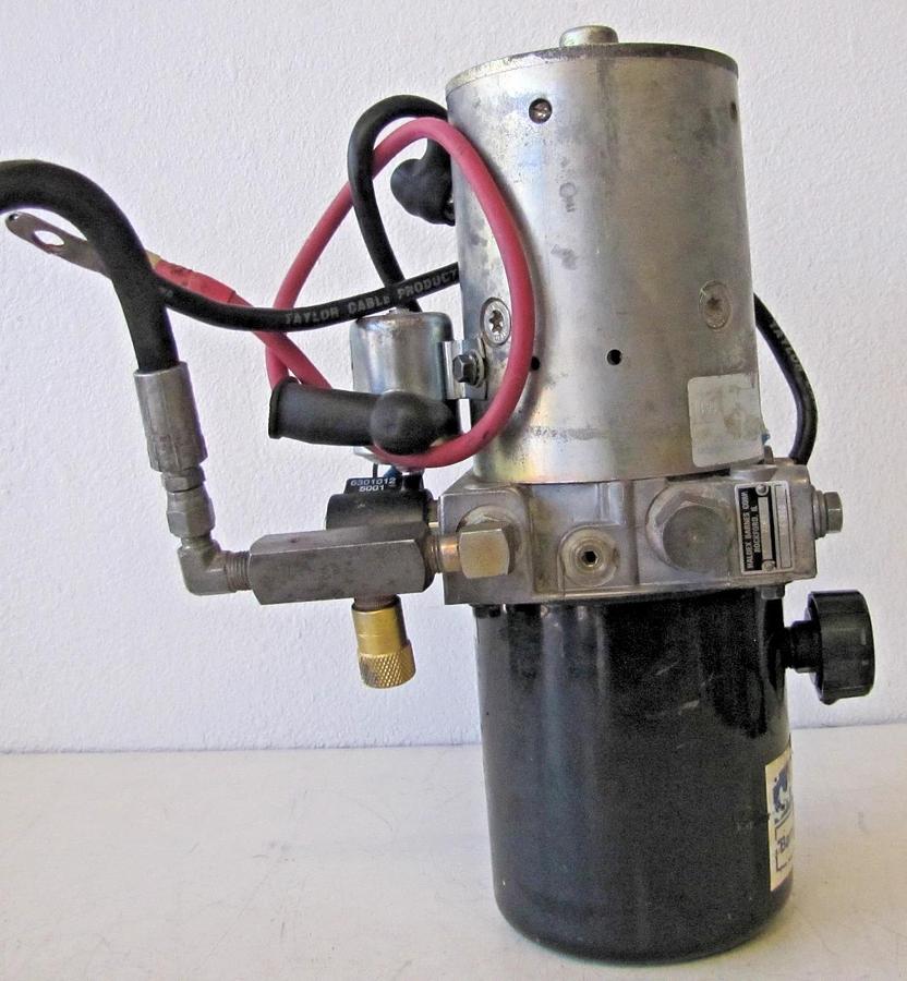 Used Haldex Barnes 12V DC Hydraulic Pump 3/4 Gallon Tank 2500 PSI 12 VDC