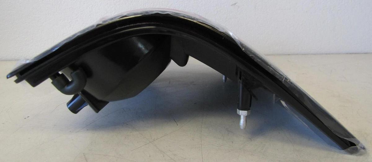 Used 2006-2010 Ford Explorer Tail Light Assembly Quarter Mounted Left