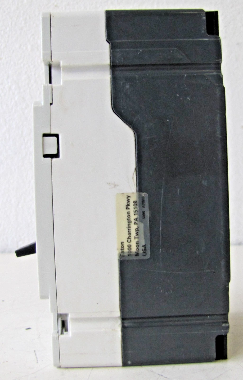 Used Eaton E125B 80 Amp Circuit Breaker EGB3080FFG 3 Pole 480VAC 250VDC Molded Case
