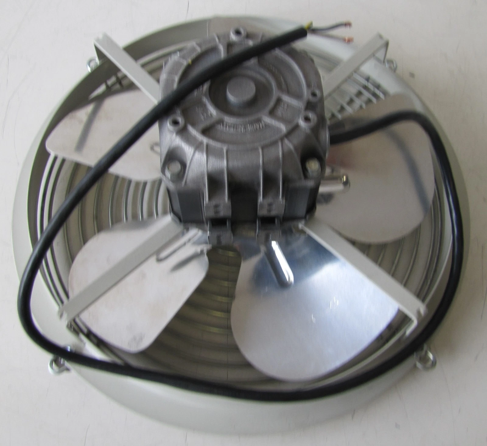 Used Atlas Copco EMI 12" Fan Motor 230V 1PH 25/82W 0.53A 1550 RPM 82US-4025 LZ15-10