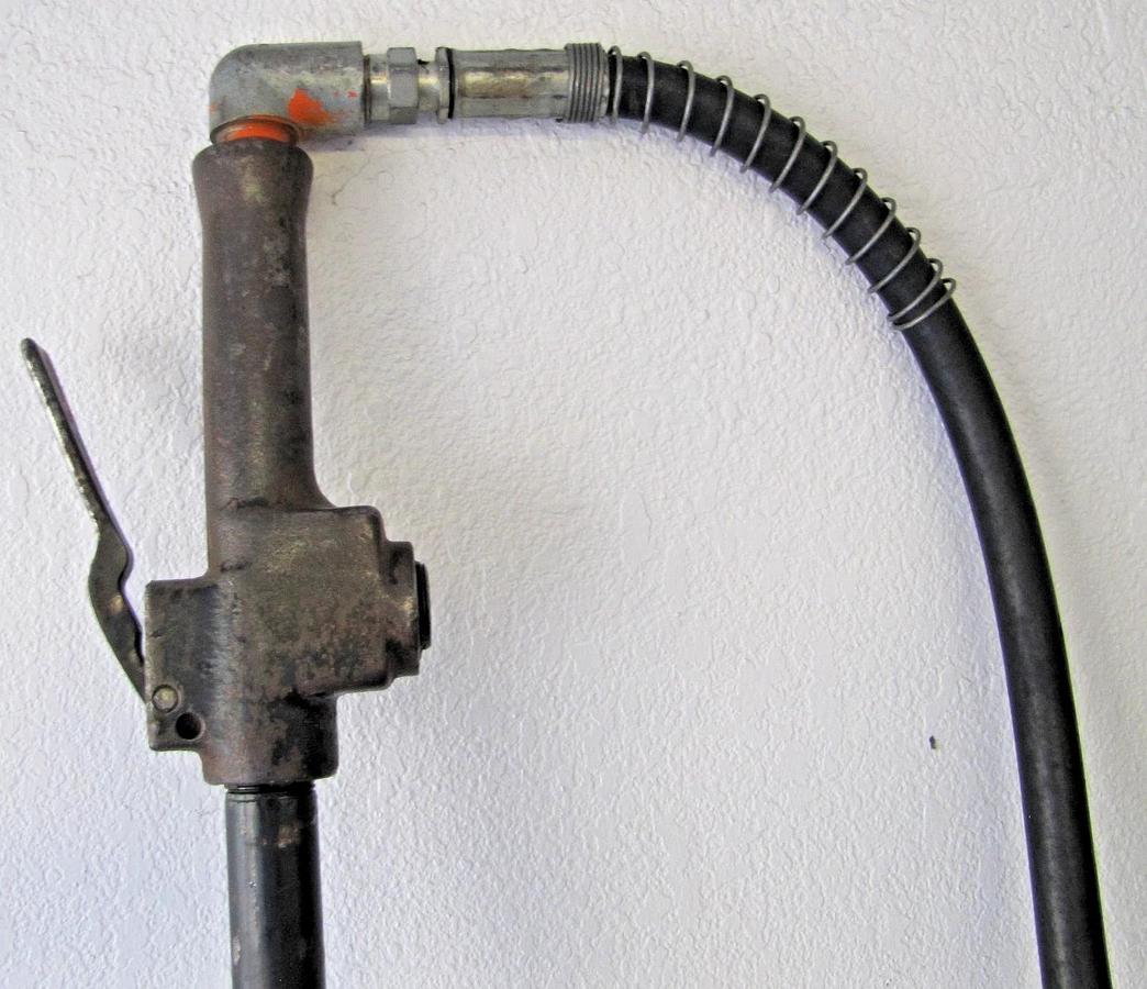 Used American Pneumatic Tools APT 131 Pole Tamper 6" Diameter Base With Hose #1