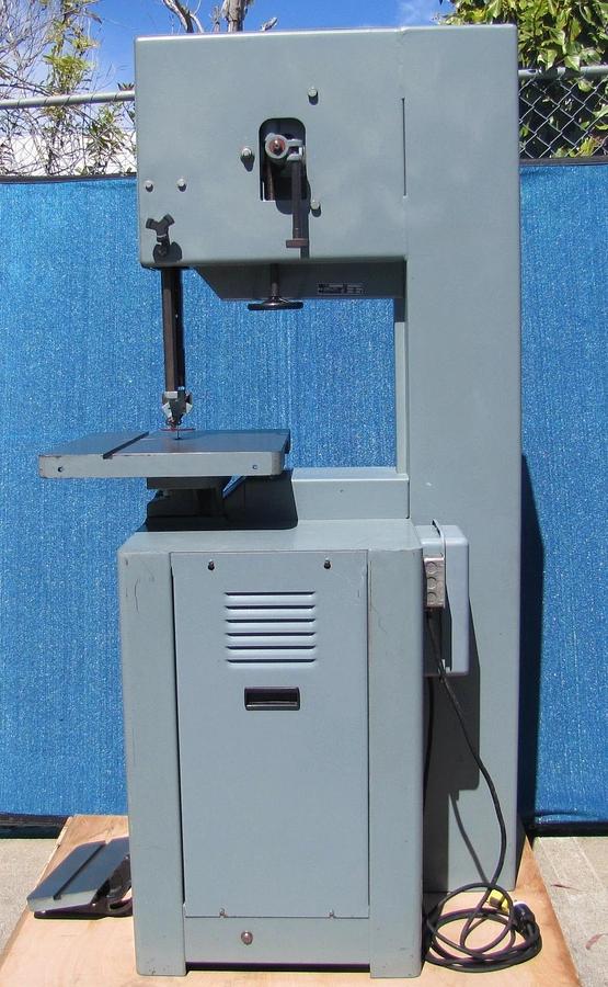 Used Delta Model 20 28-653 Vertical Band Saw 2HP 230V 1PH 24x20 Table Blade Welder