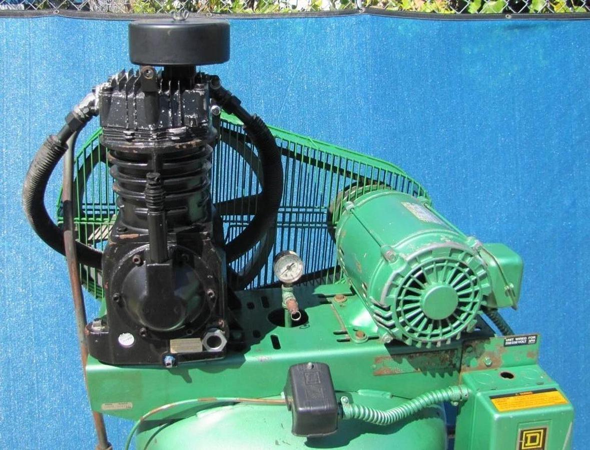 Used SpeedAire 5Z404E 5HP Piston Air Compressor 80 Gallon Tank 230V 3 Phase Upright
