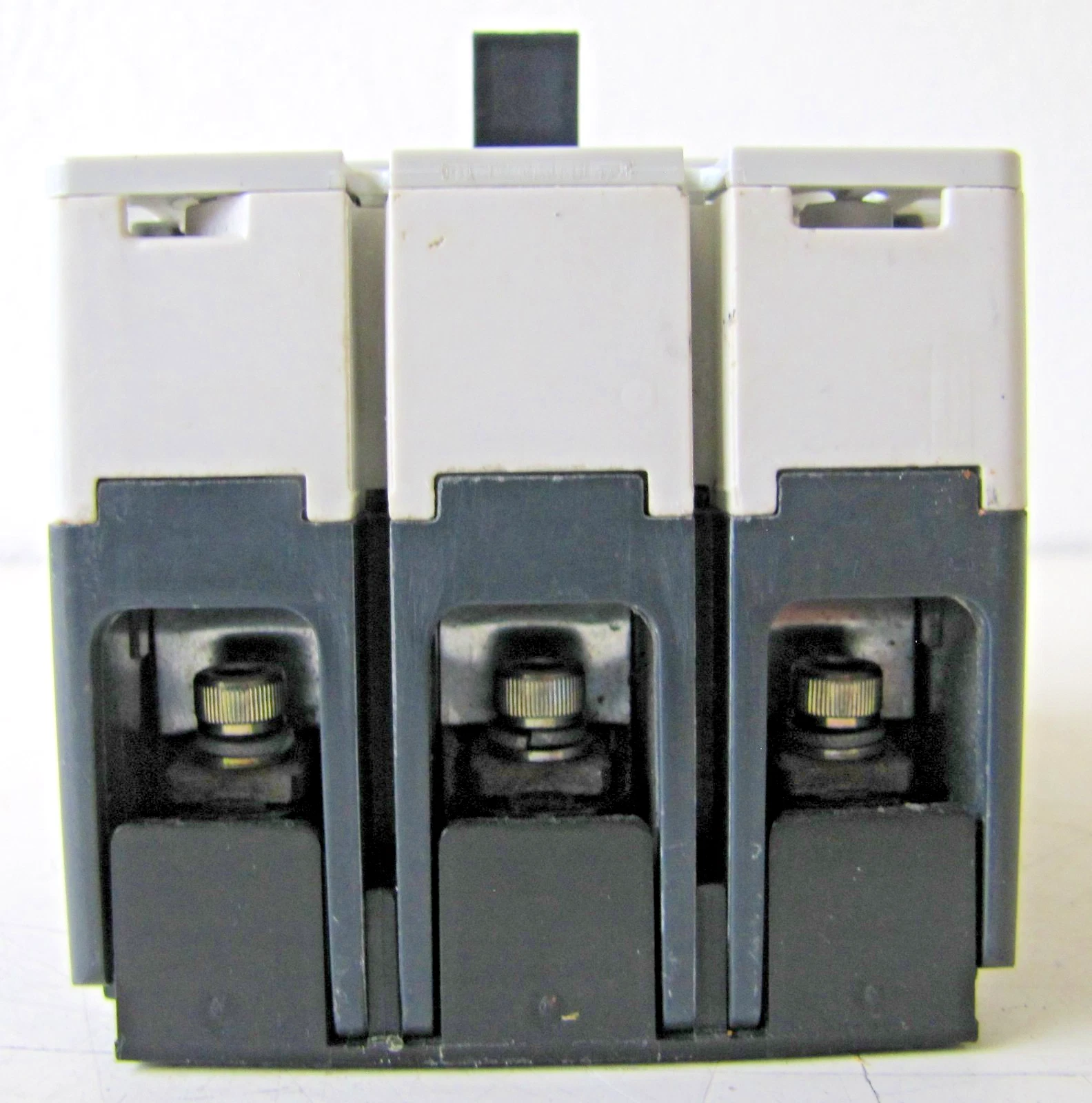 Used Eaton E125B 80 Amp Circuit Breaker EGB3080FFG 3 Pole 480VAC 250VDC Molded Case
