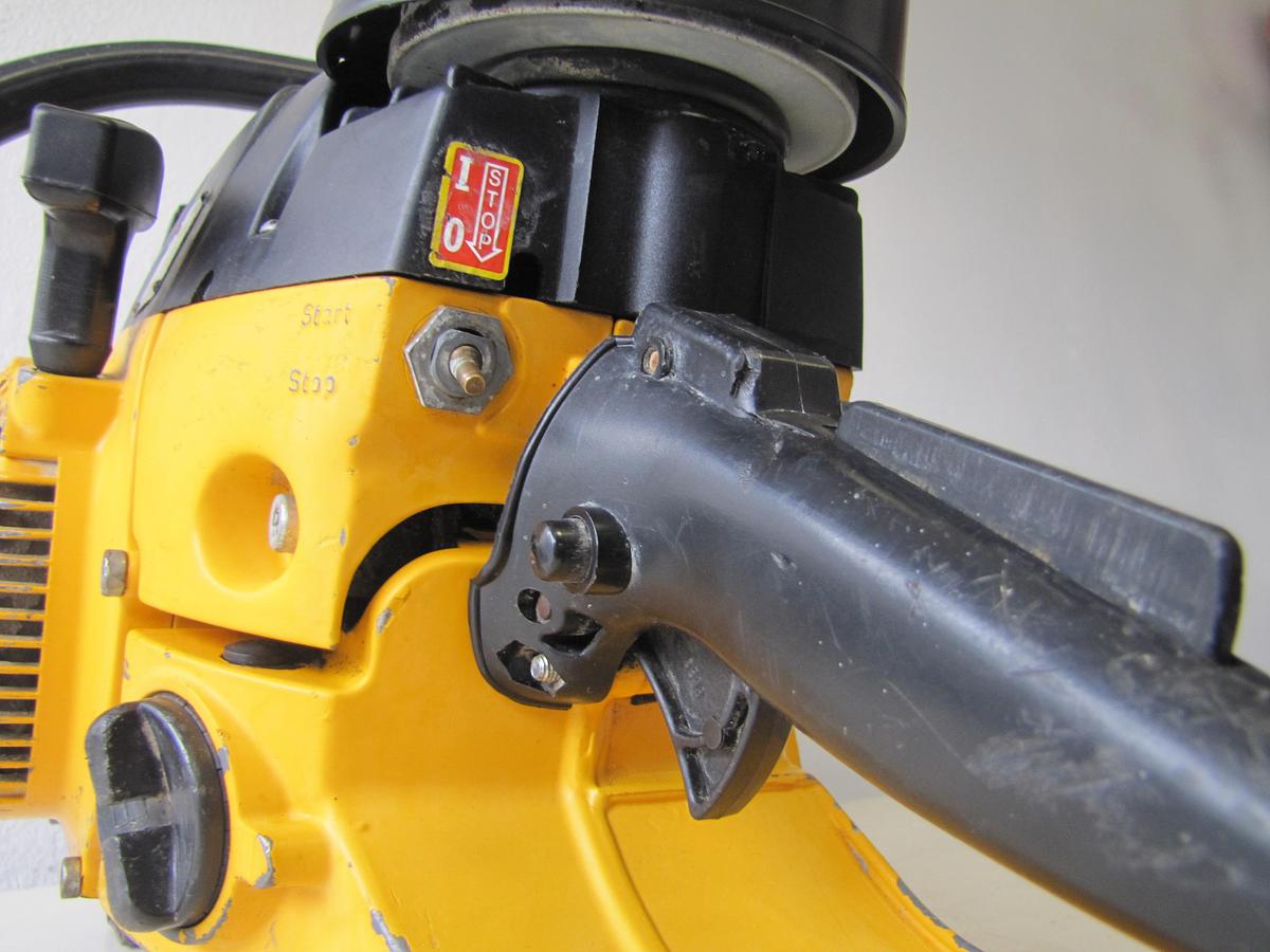 Used Wacker BTS11 Two Stroke Gas Powered 12" Cut Off Saw Concrete Pavement Saw