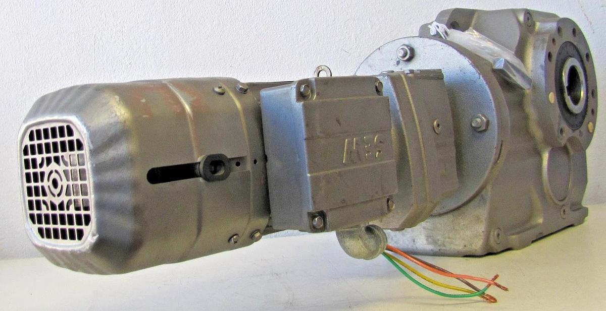 Used Sew Eurodrive Gear Motor Ratio 428.00 In 1690 rpm Out 3.9 RPM 460V 3 Phase