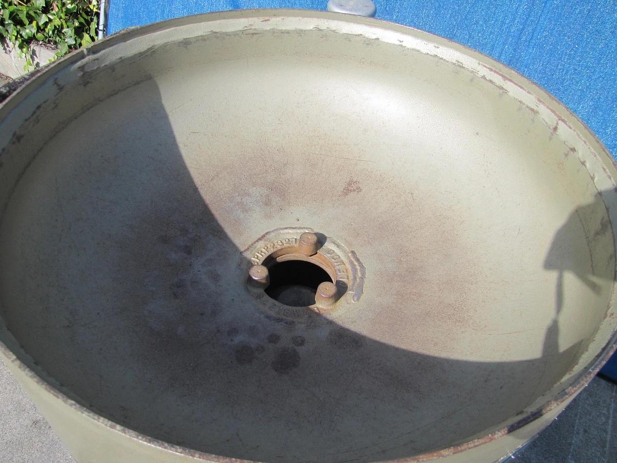 Used Clemco 2450 Classic 150 Portable Sand Blaster Blast Pot 6 CU FT 600 LBS