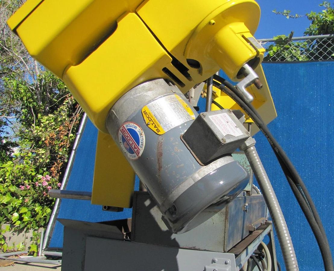 Used W. F. Wells and Sons Horizontal Band Saw Bandsaw with Coolant Pump & New Blade