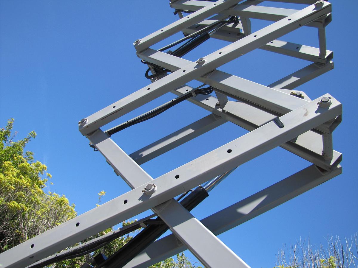 Used Genie GS-3232 Electric Aerial Scissor Lift Man Lift 500 lbs Cap 32' Height