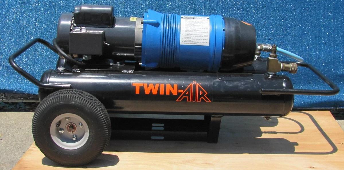 Used Twin Air TA-3 Rotary Vane Air Compressor 2HP 115V Three 50ft Hoses & Manifold