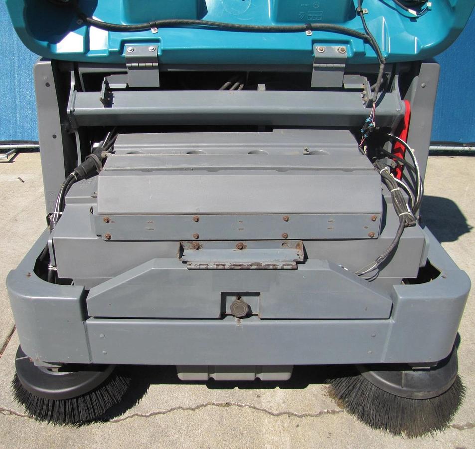 Used Tennant S30 Ride On Parking Lot Sweeper LP Propane GM 1600 Vortec Engine