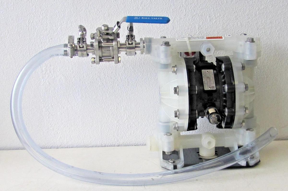 Used Graco Husky 515 Air Operated Polypropylene Double Diaphragm Pump 3/4" NPT