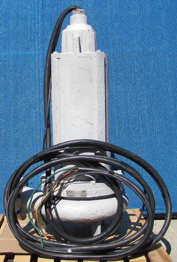 Used Reliance 40HP Submersible Trash Water Sump Pump 460V 3PH 4" Outlet 25 Ft Cable