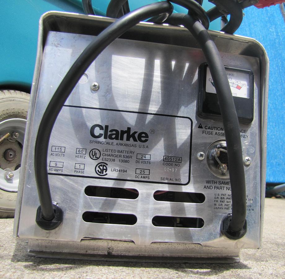 Used Tennant 5400 Walk Behind Floor Scrubber Self Propelled 24" Disc 92.6 Hours