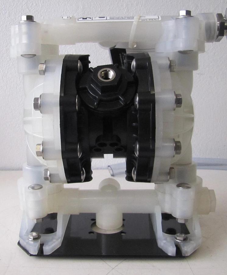 Used Graco Husky 515 Air Operated Polypropylene Double Diaphragm Pump 3/4" NPT