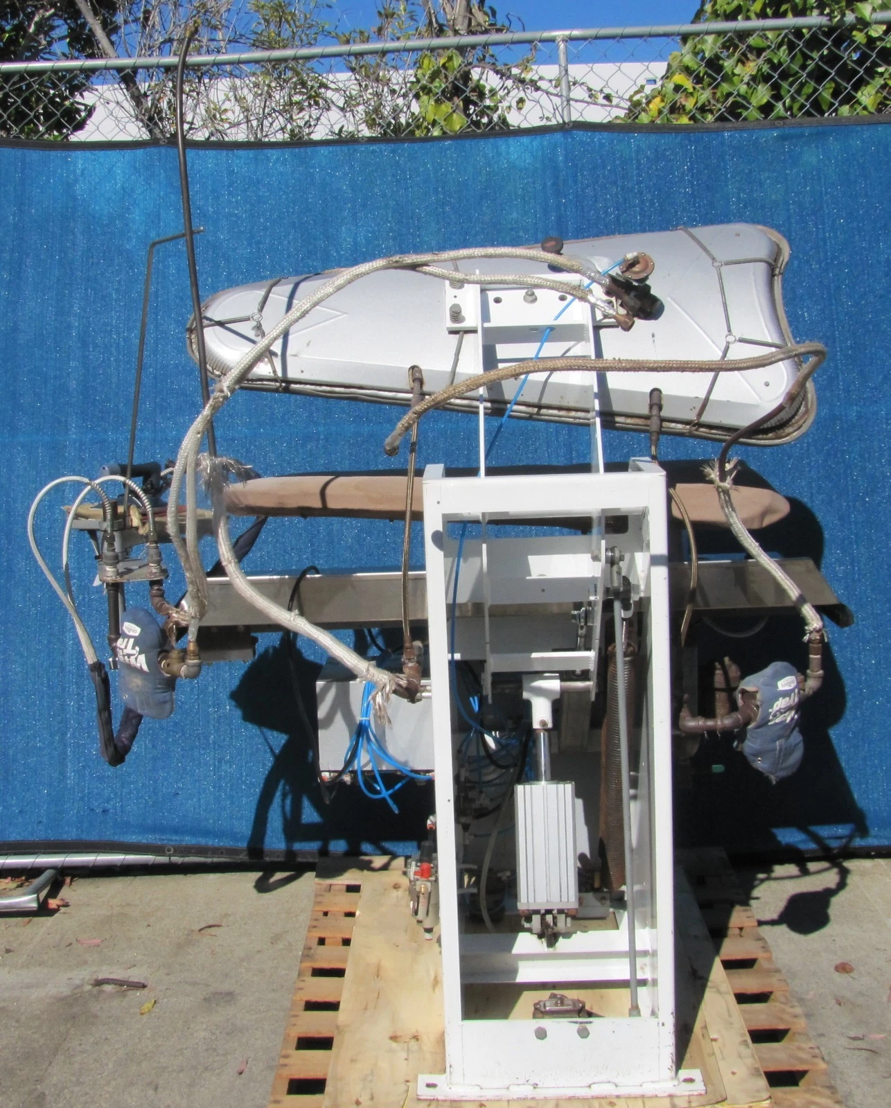 Used Ajax ADCF0446R10002 Dry Cleaning Utility Steam Press Legger Pants 115V w/ Iron