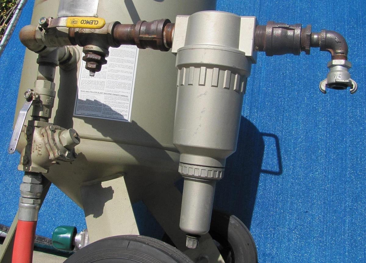 Used Clemco 2450 Classic 150 Portable Sand Blaster Blast Pot 6 CU FT 600 LBS