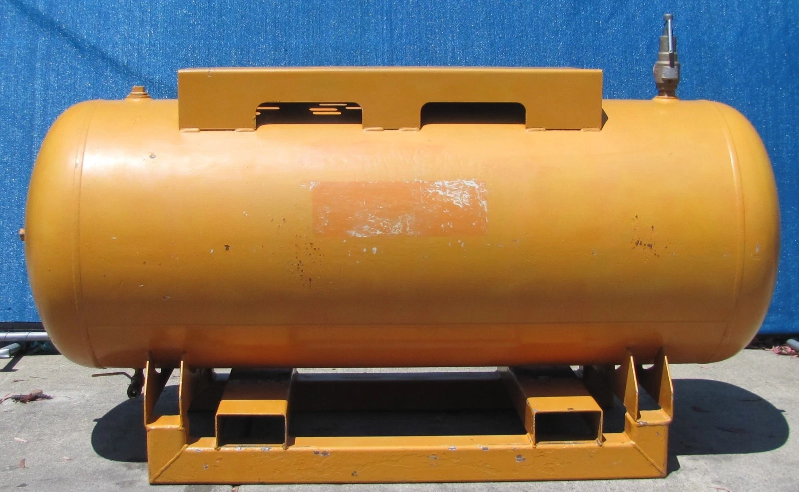 Used Silvan Horizontal 240 Gallon Air Tank 200 PSI W Pressure Gauge Ball Valve Outlet