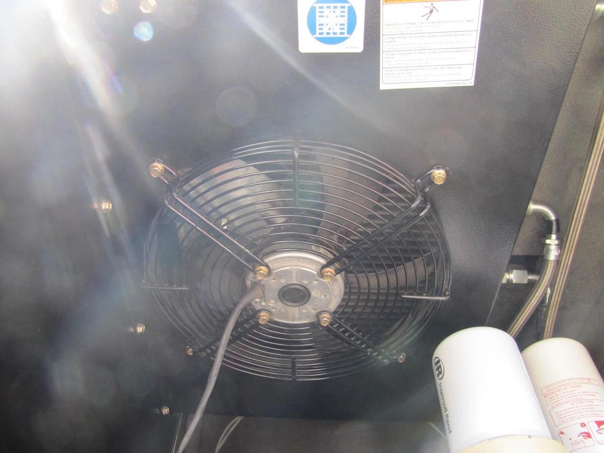 Used Ingersoll Rand R7.5 Nirvana VSD 10HP Rotary Screw Air Compressor 80 Gallon Tank