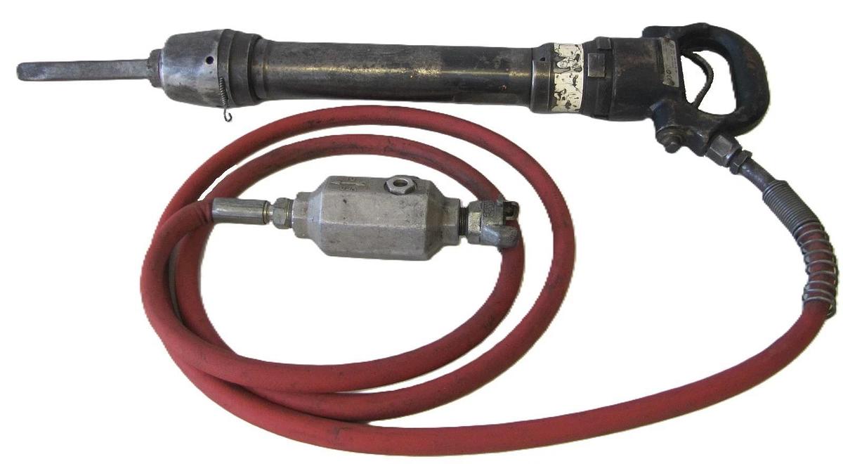 Used Chicago Pneumatic 45 lb. CP 4611 Rivet Buster w/ Bit, Hose, & Lubricator 2017