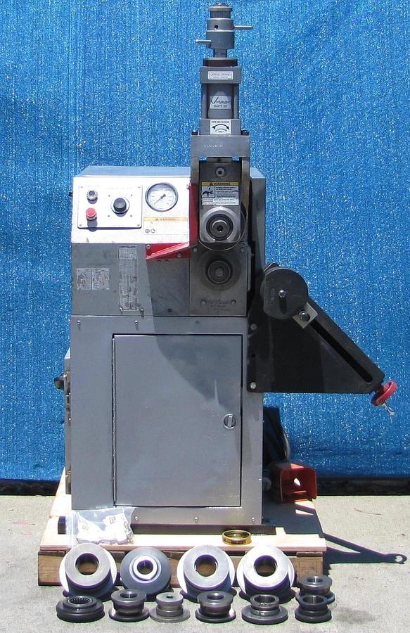 Used Victaulic VE-424-MC Hydraulic Pipe Groover Grooving Machine 4 to 24 in 230V 3PH