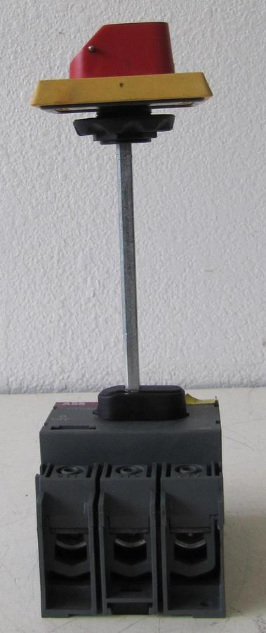 Used ABB OT100F3 50A Disconnect Switch 690V 3 Pole 3PH 10HP 230V 25HP 460V w/ Handle