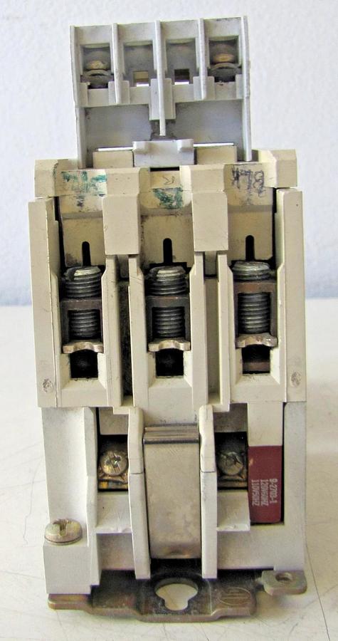 Used Cutler Hammer AE16KN0 80 Amp 600V Motor Starter 3 Pole with 120V Coil