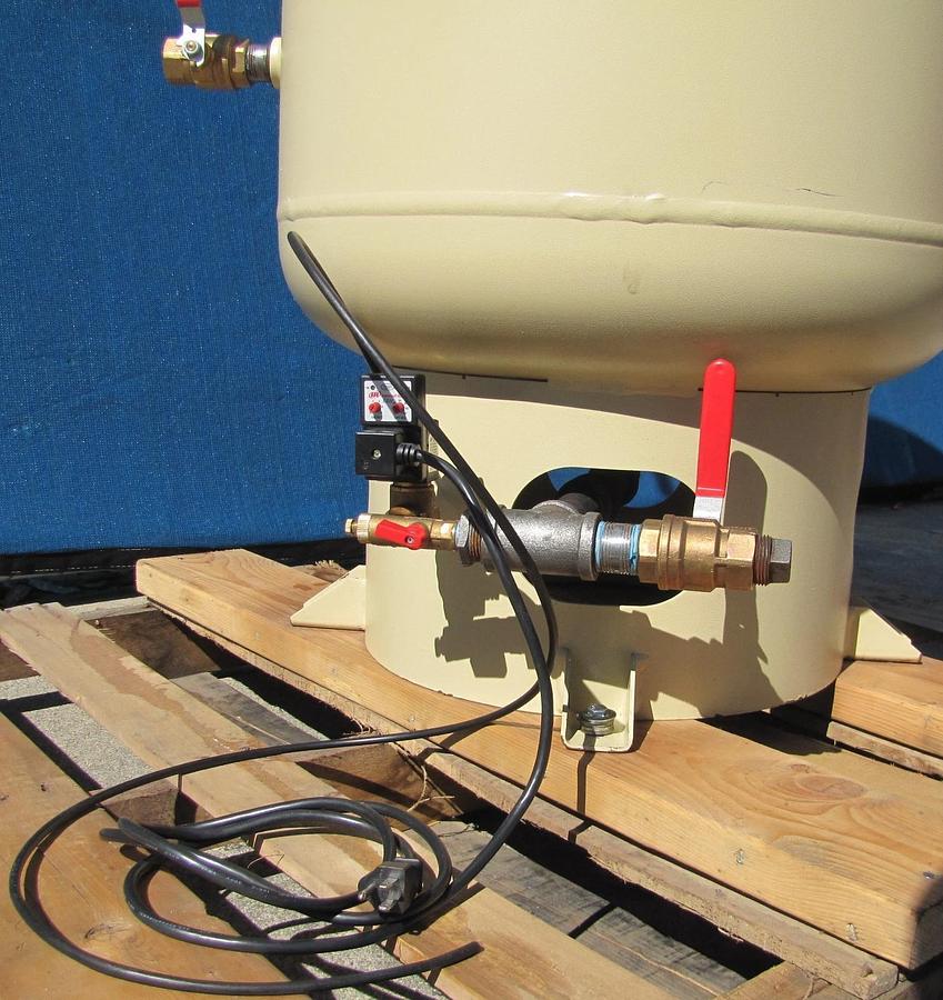 Used Ingersoll Rand 120 Gallon Air Receiver Tank w/ Filter Oil Separator & Regulator