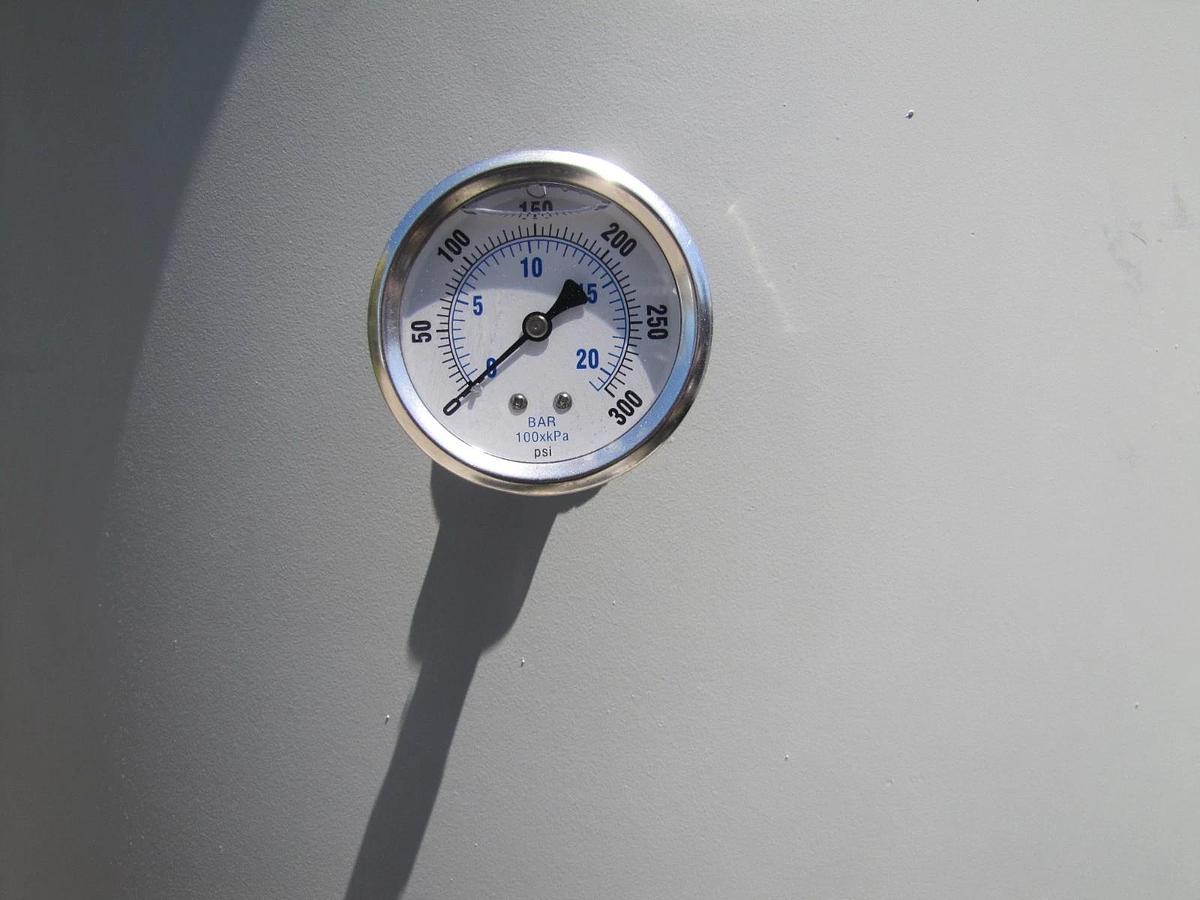 Used Samuel Vertical 200 Gallon Air Tank 200 PSI w/ Pressure Gauge Ball Valve Outlet