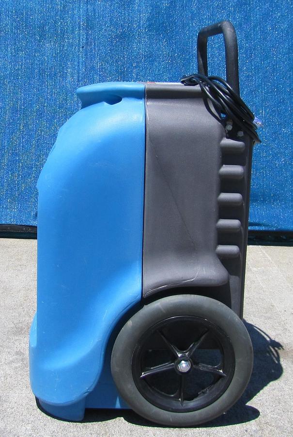 Used Drieaz Drizair 1200 Professional Dehumidifier 64 Pints /day Capacity 3298 Hours