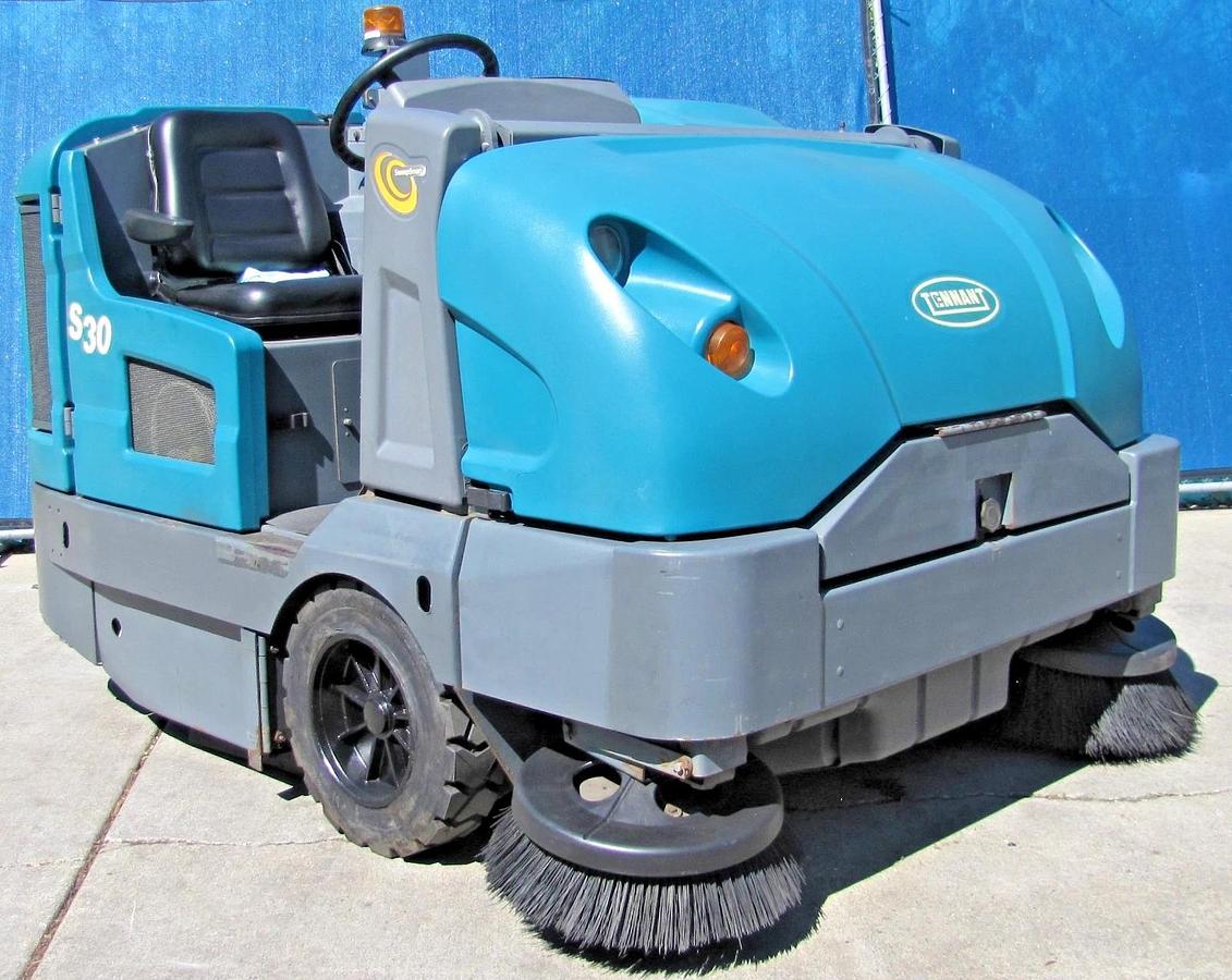 Used Tennant S30 Ride On Parking Lot Sweeper LP Propane GM 1600 Vortec Engine