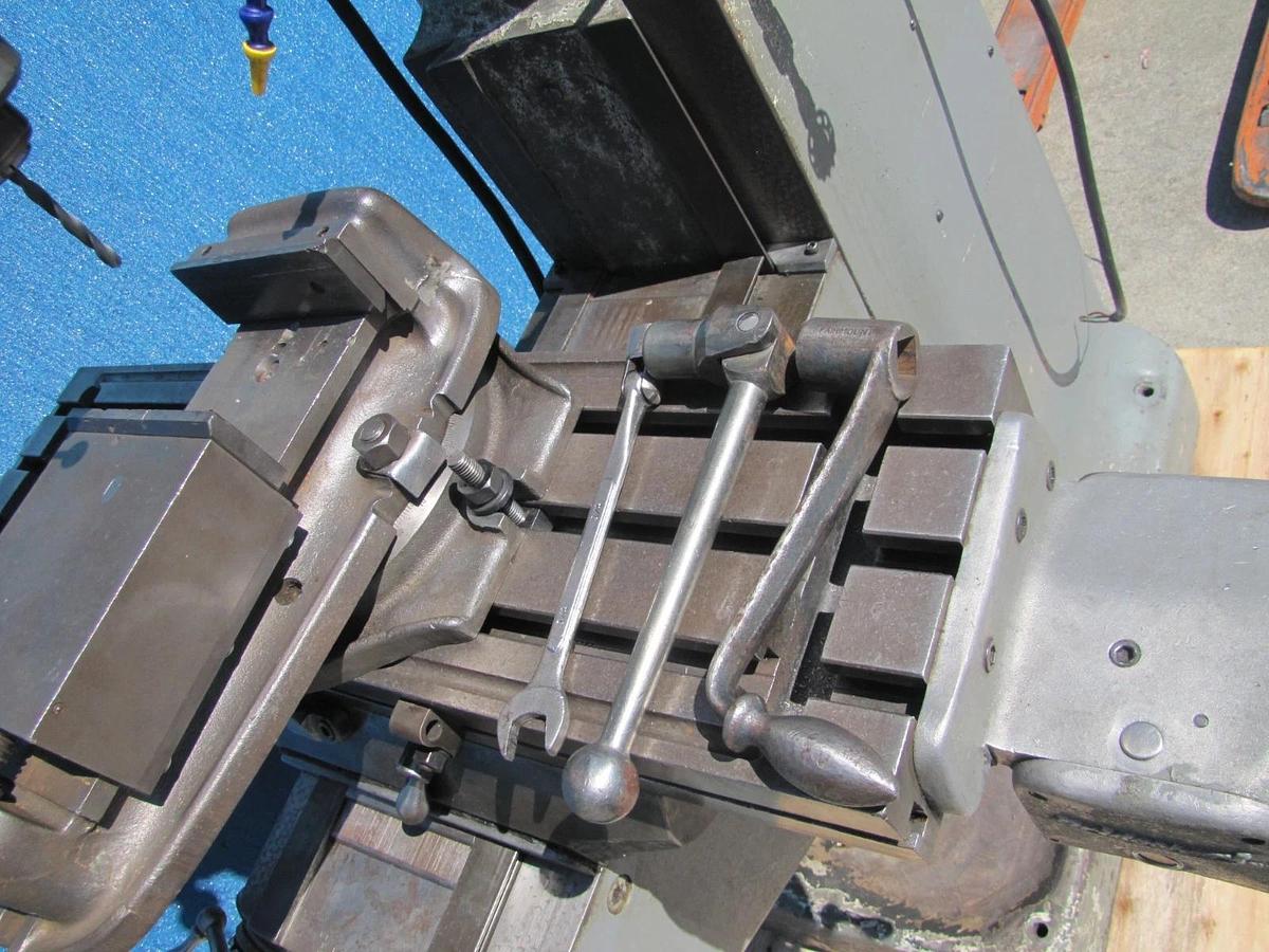 Used Bridgeport 1.5 HP J Head Vertical Mill Milling Machine Variable Speed 460V 3 Ph