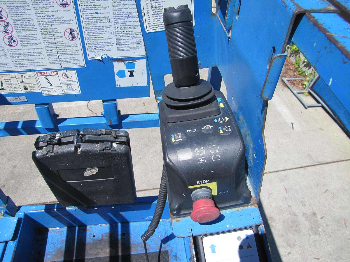 Used Genie GS-3232 Electric Aerial Scissor Lift Man Lift 500 lbs Cap 32' Height