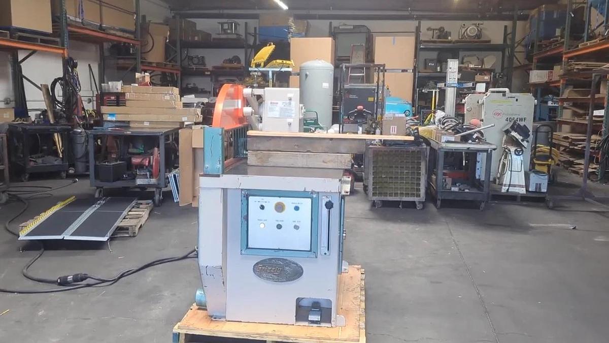 Used Grizzly G0549 24" Upcut Jump Saw 8" Cutting Capacity 15HP 230V 3 Phase Pneumatic