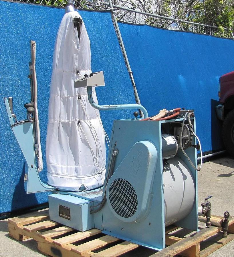 Used Cissell FFCD Dress Garment Form Finisher Steam Dry Cleaning Suzy Susie