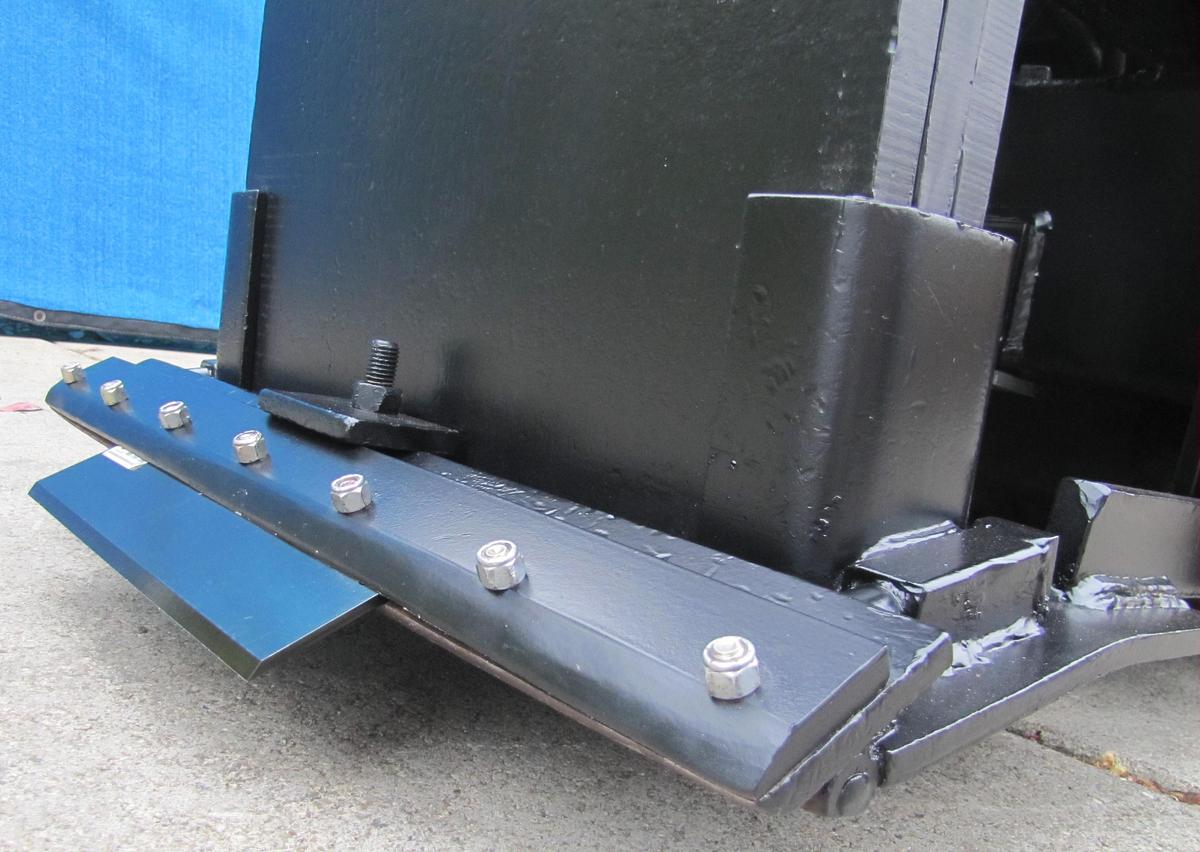 Used Terminator T100 Ride On Floor Tile Scraper Stripper Nissan Propane Engine
