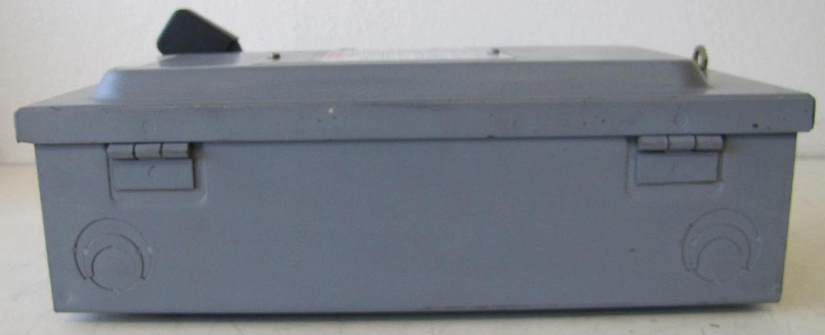 Used Square D D322N 60A 3 Pole Fusible Disconnect Safety Switch 240V 3 Phase