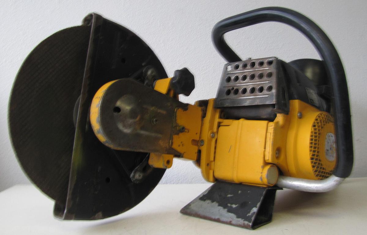 Used Wacker BTS11 Two Stroke Gas Powered 12" Cut Off Saw Concrete Pavement Saw