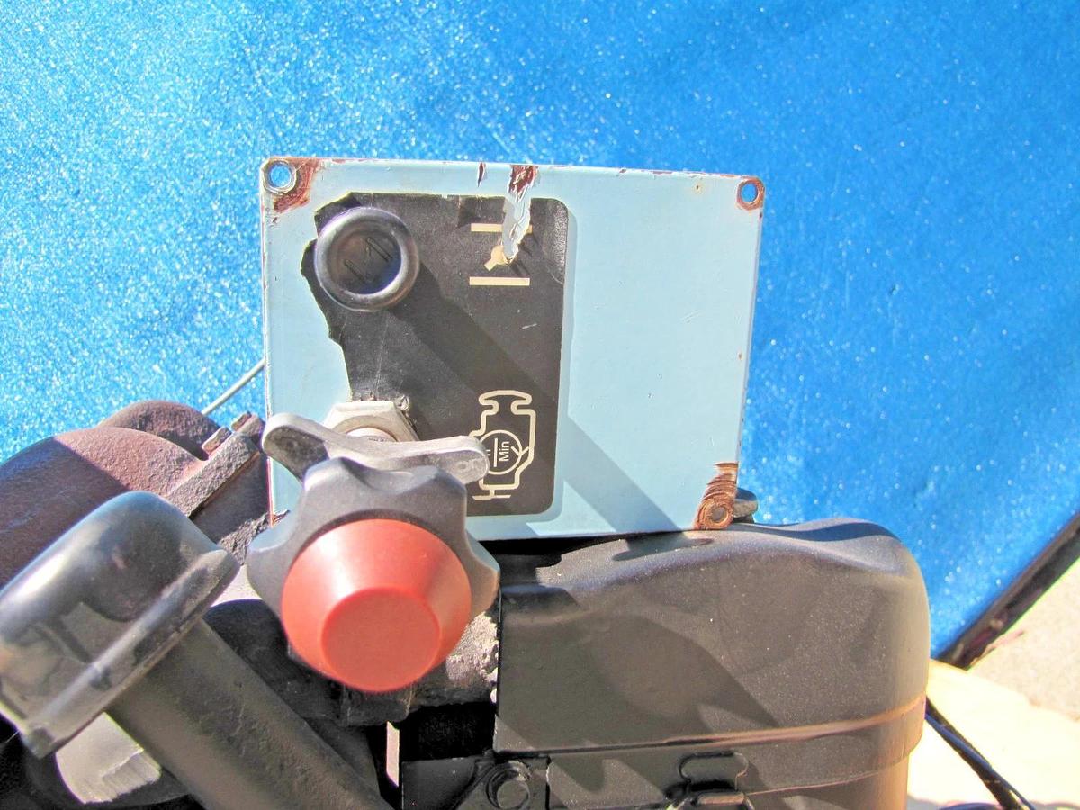 Used Wisconsin V465D1 4-Cylinder Gasoline Engine Spec 467452 New Carburetor