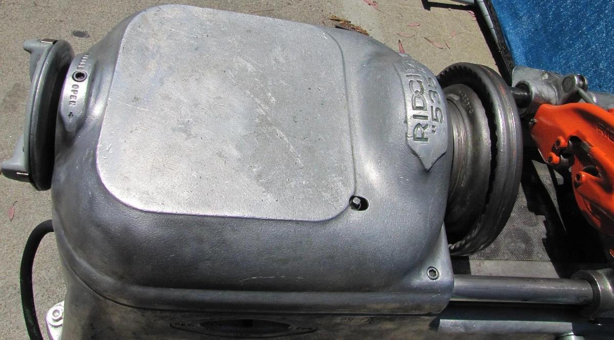 Used Ridgid 535 Pipe Threader 1/2" to 2" Pipe Threading Machine with Die Head