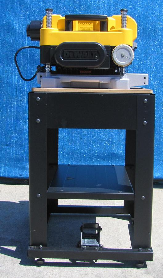 Used DEWALT DW735 13" Three Knife 2-Speed Thickness Planer With Workbench 120V