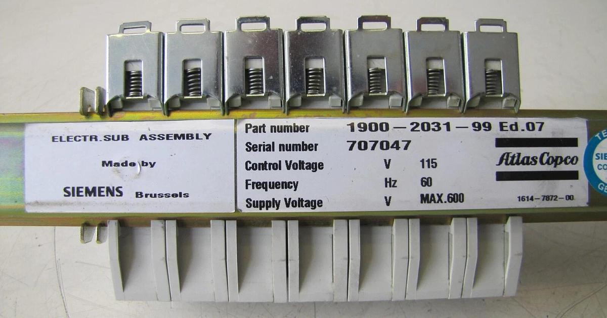 Used Lot of 7 Siemens Fuse Holders 3NW7 011 690V 32A 3NW7011 with DIN Rail