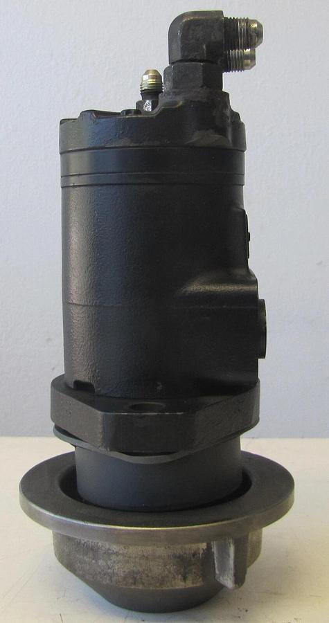 Used Advance Nilfisk 56304117 Main Broom Hydraulic Motor Eaton 101-3091-009 Captor